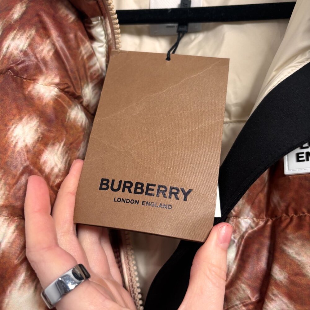 NWT Burberry Deer Print Down Light Puffer Jacket Size S - Picture 4 of 7